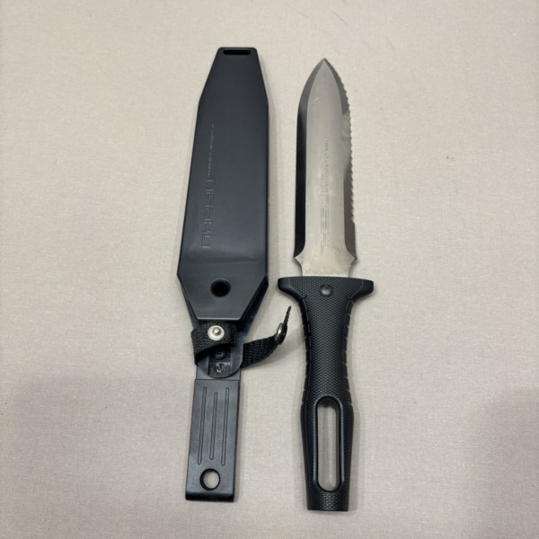 Japanisches Pflanzmesser mit Kunststoff-Griff